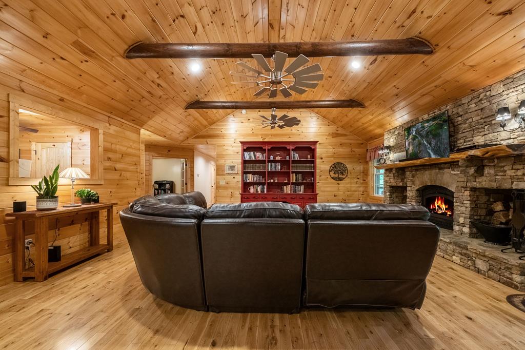 416017 Mineral Bluff Residential