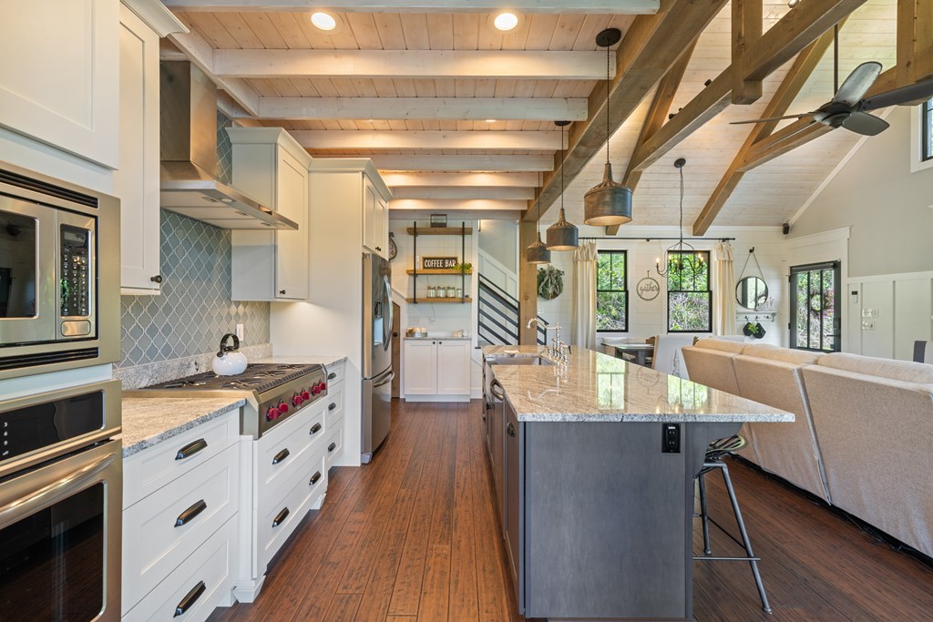 416038 Hayesville Residential