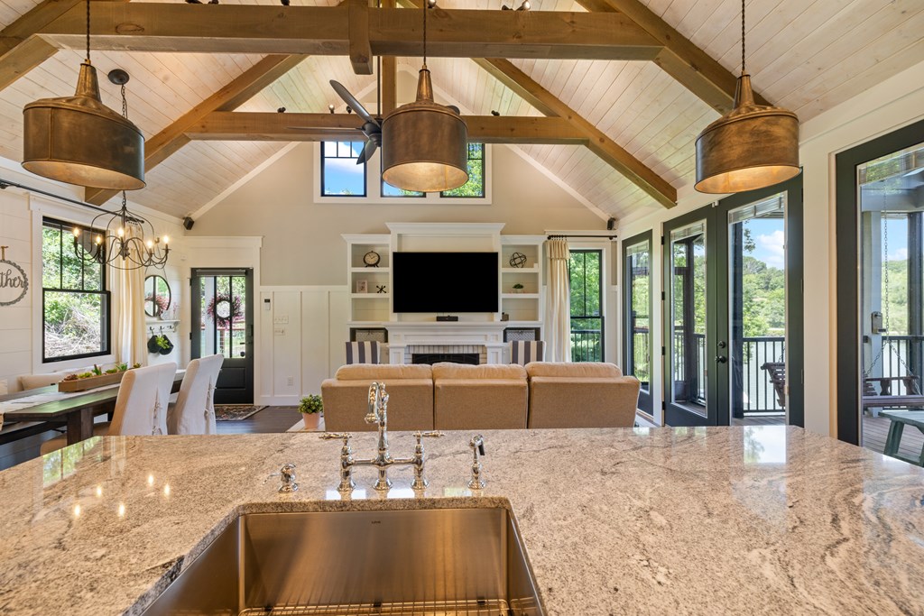 416038 Hayesville Residential