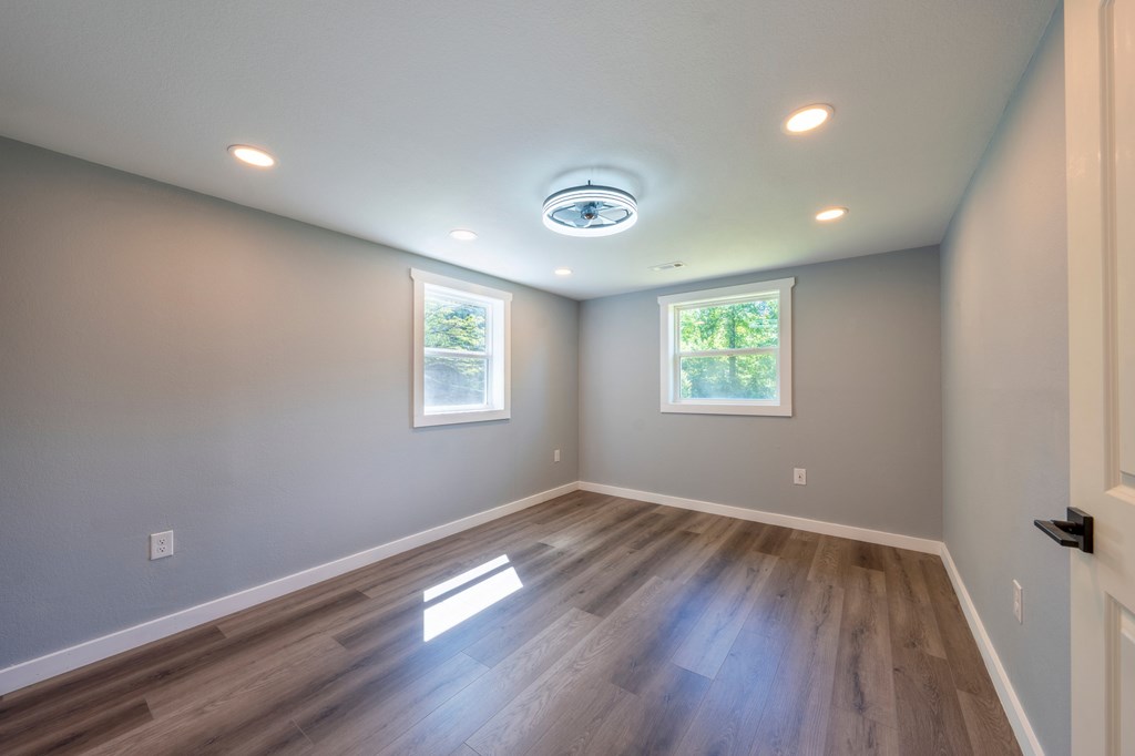416069 Andrews Residential