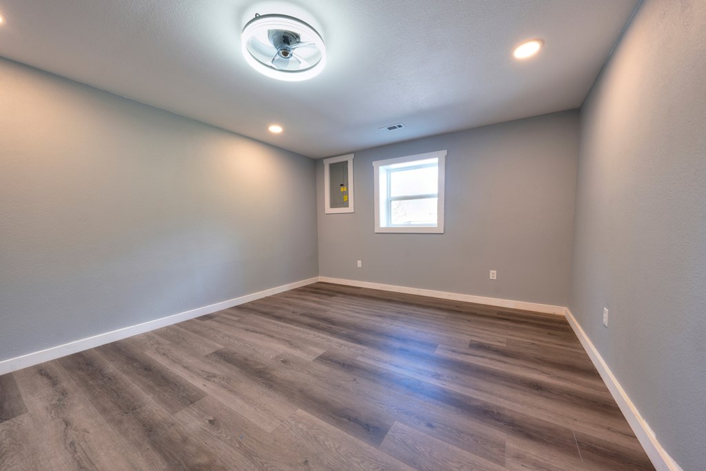416069 Andrews Residential