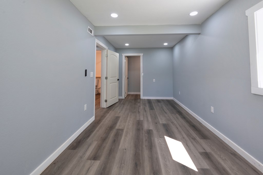 416069 Andrews Residential