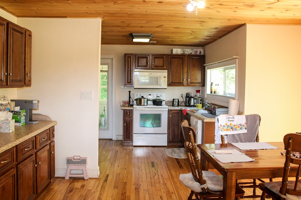416076 Murphy Residential
