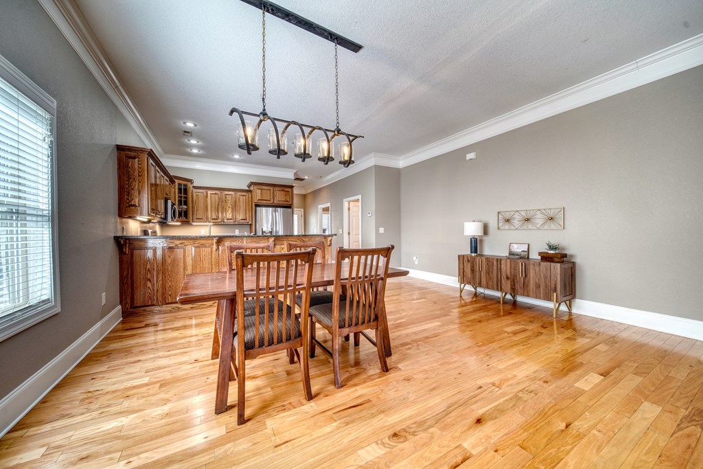 416129 Young Harris Condominium
