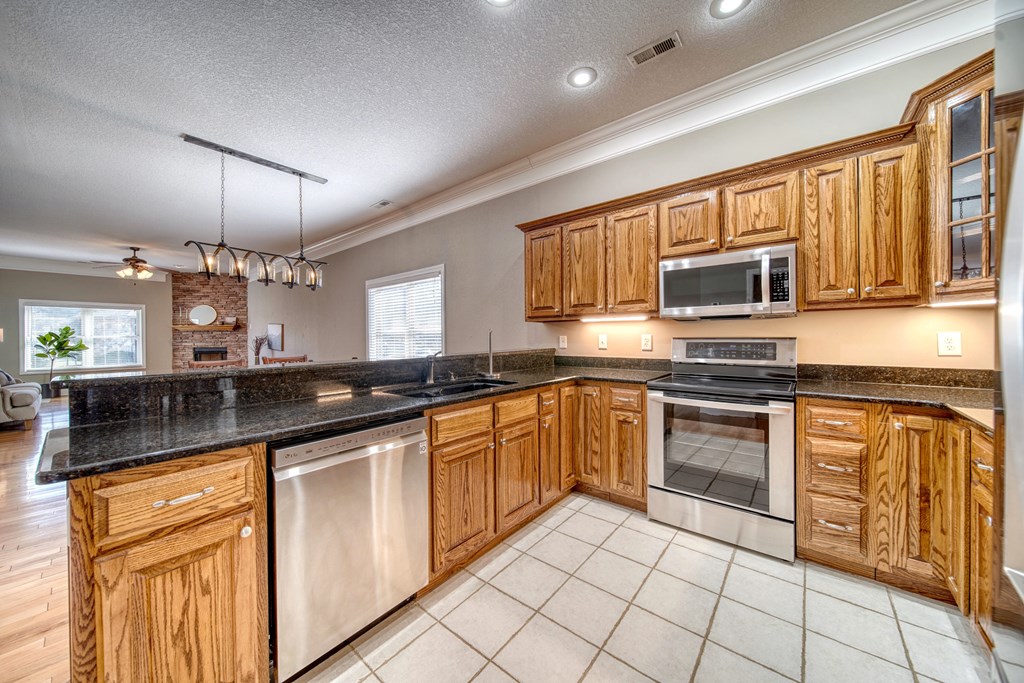 416129 Young Harris Condominium