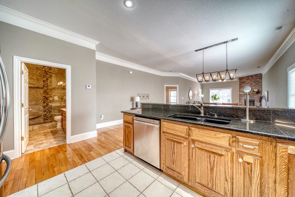 416129 Young Harris Condominium