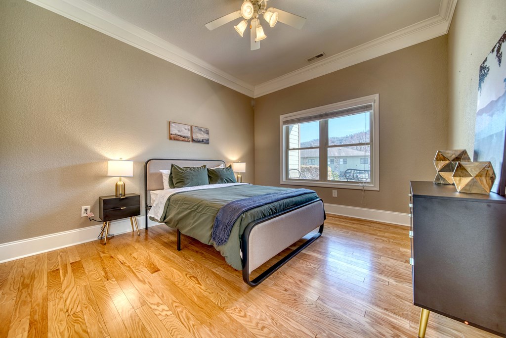 416129 Young Harris Condominium