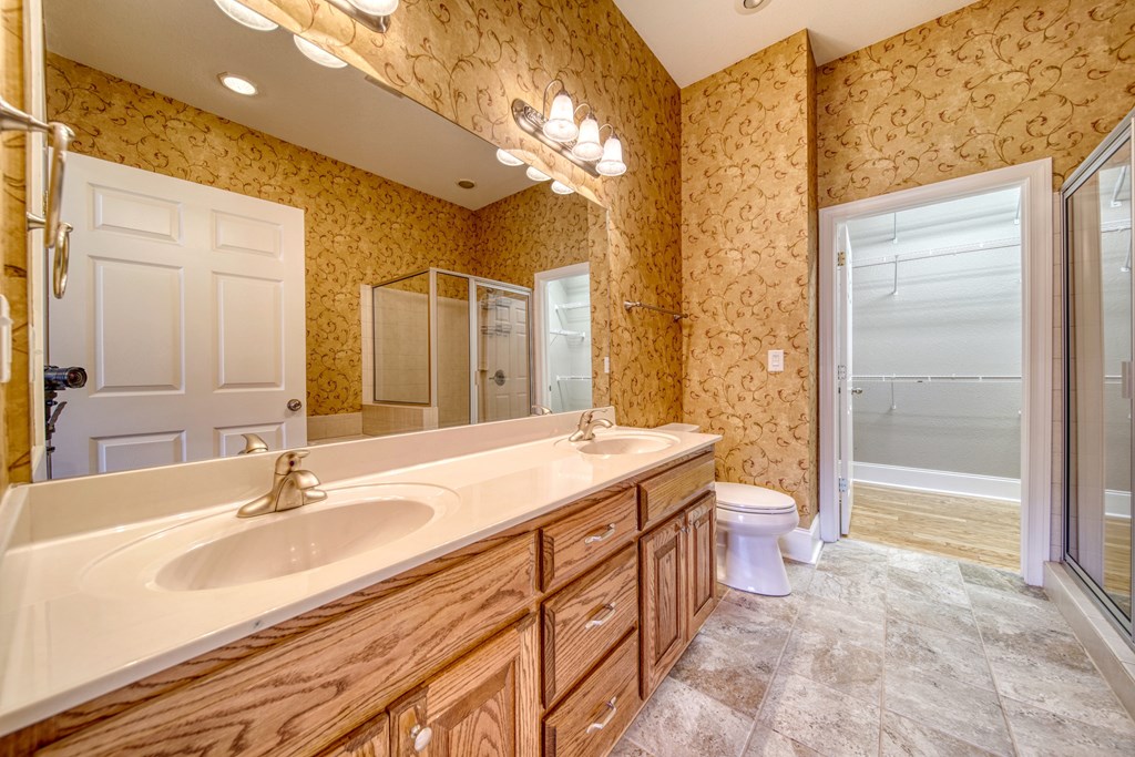416129 Young Harris Condominium