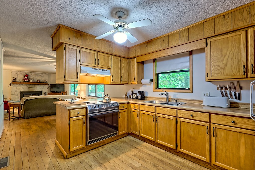 416131 Young Harris Residential