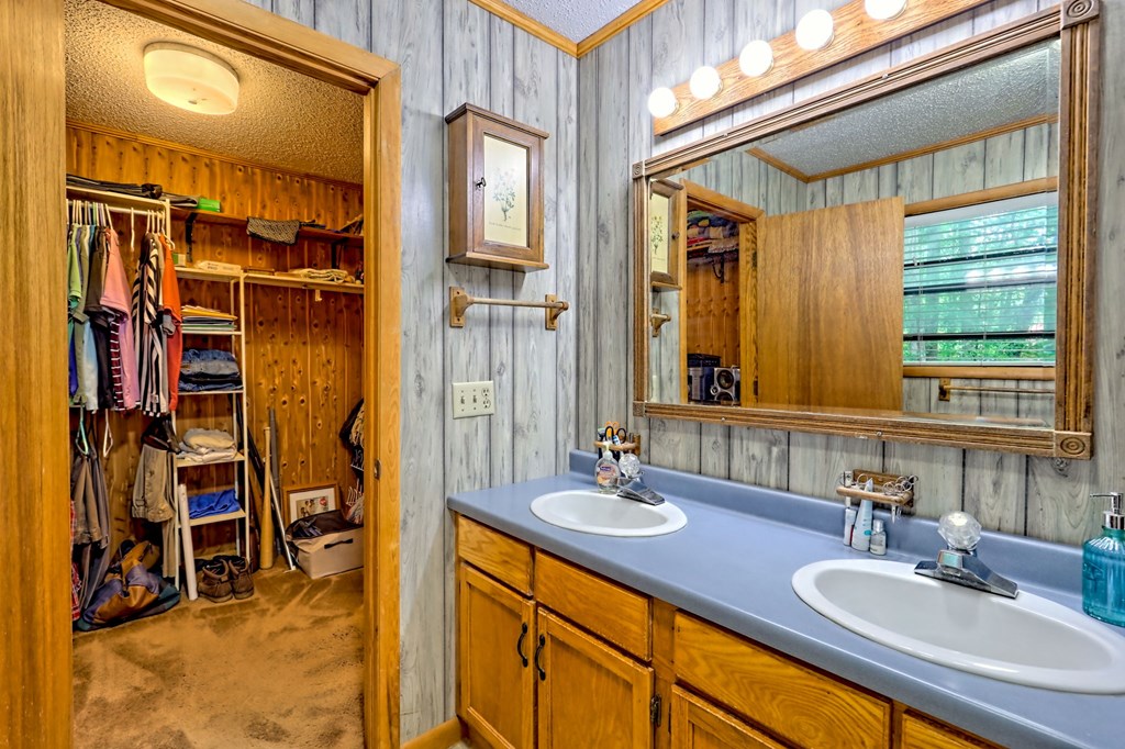 416131 Young Harris Residential