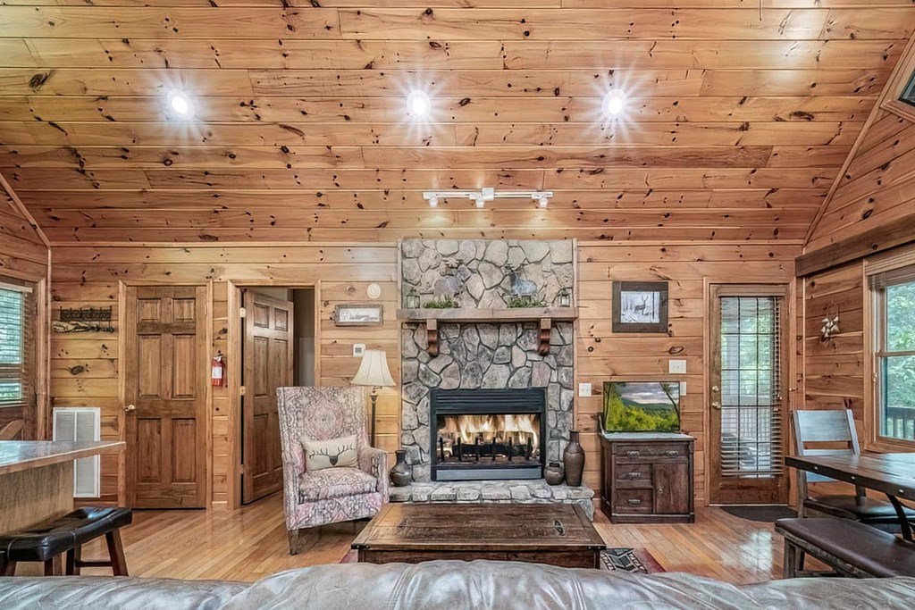 416265 Blue Ridge Residential