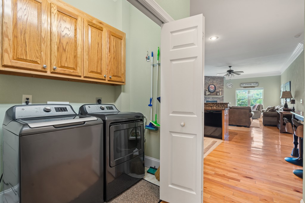 416334 Young Harris Condominium