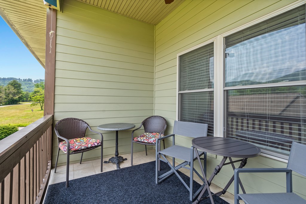 416334 Young Harris Condominium