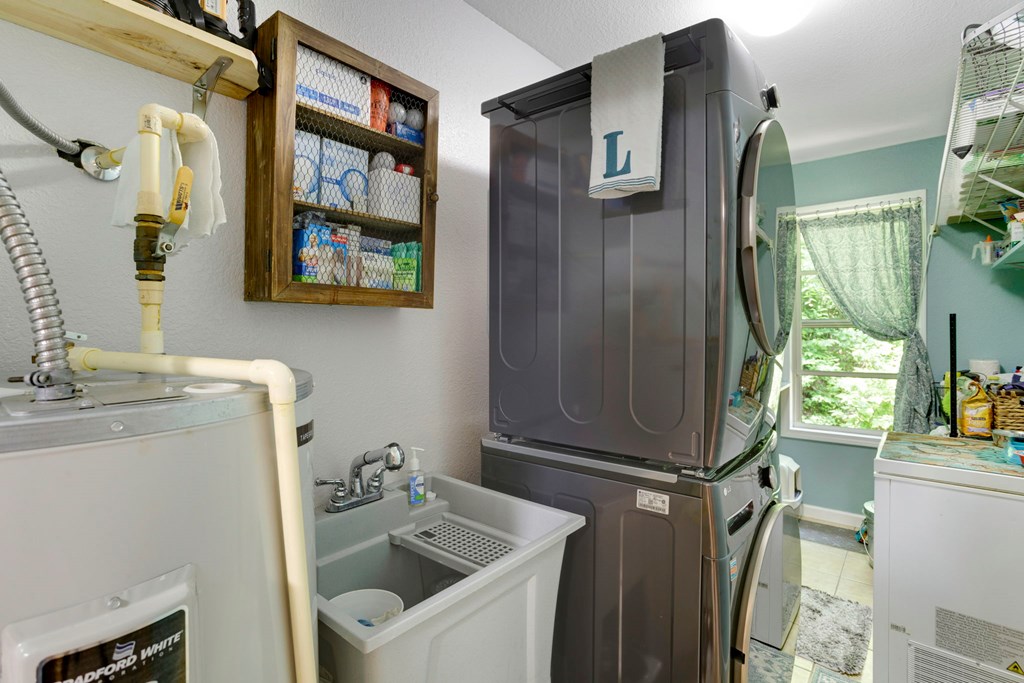 416364 Hayesville Residential