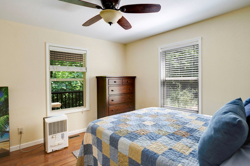 416364 Hayesville Residential