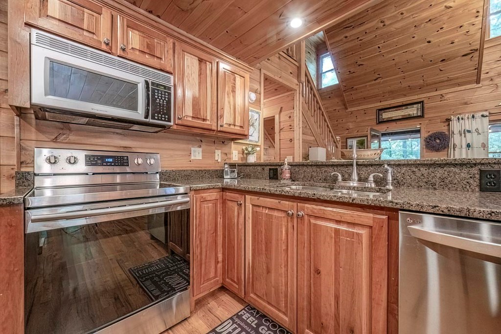 416395 Blue Ridge Residential