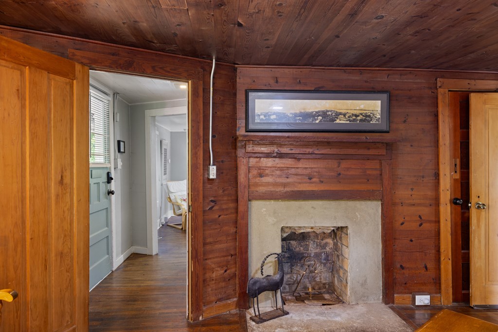 416481 Hayesville Residential