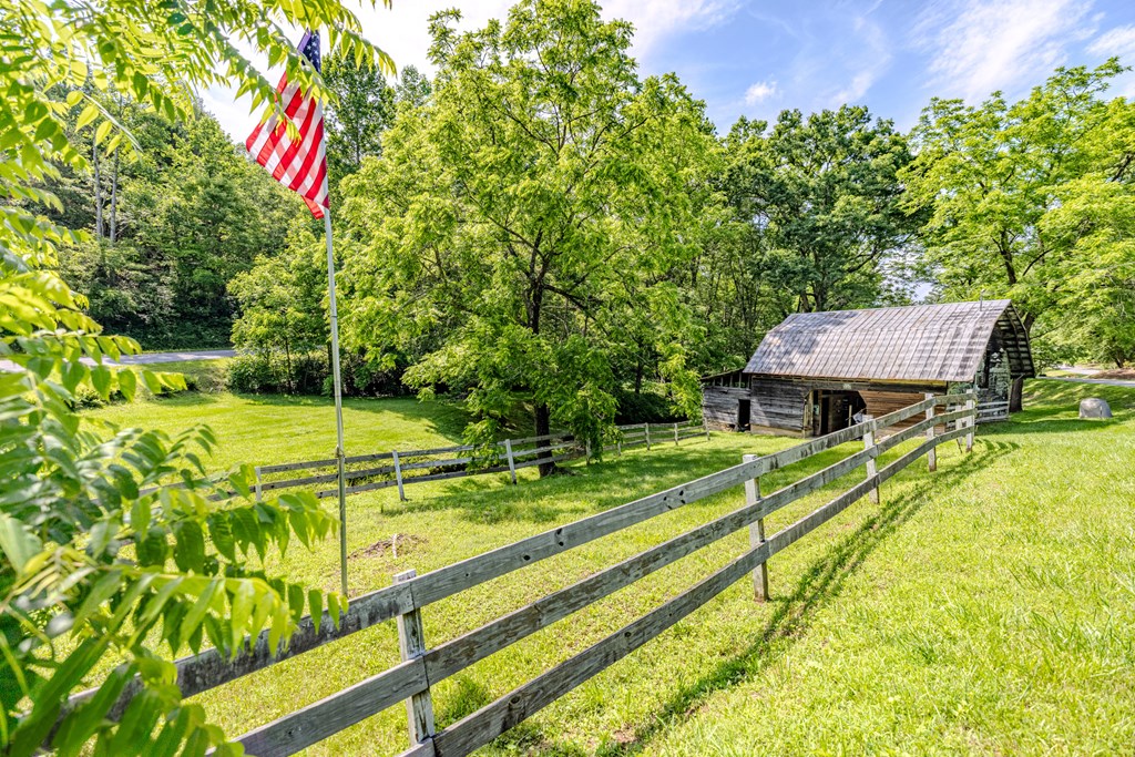 416481 Hayesville Residential