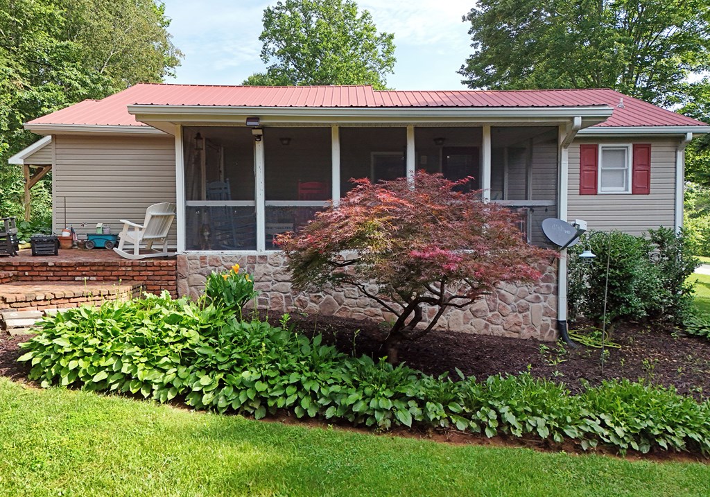 416502 Young Harris Residential