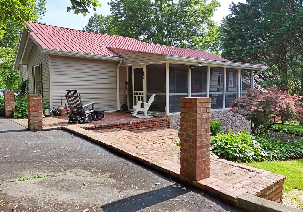 416502 Young Harris Residential