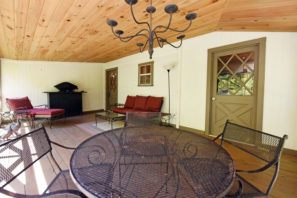 416591 Hayesville Residential