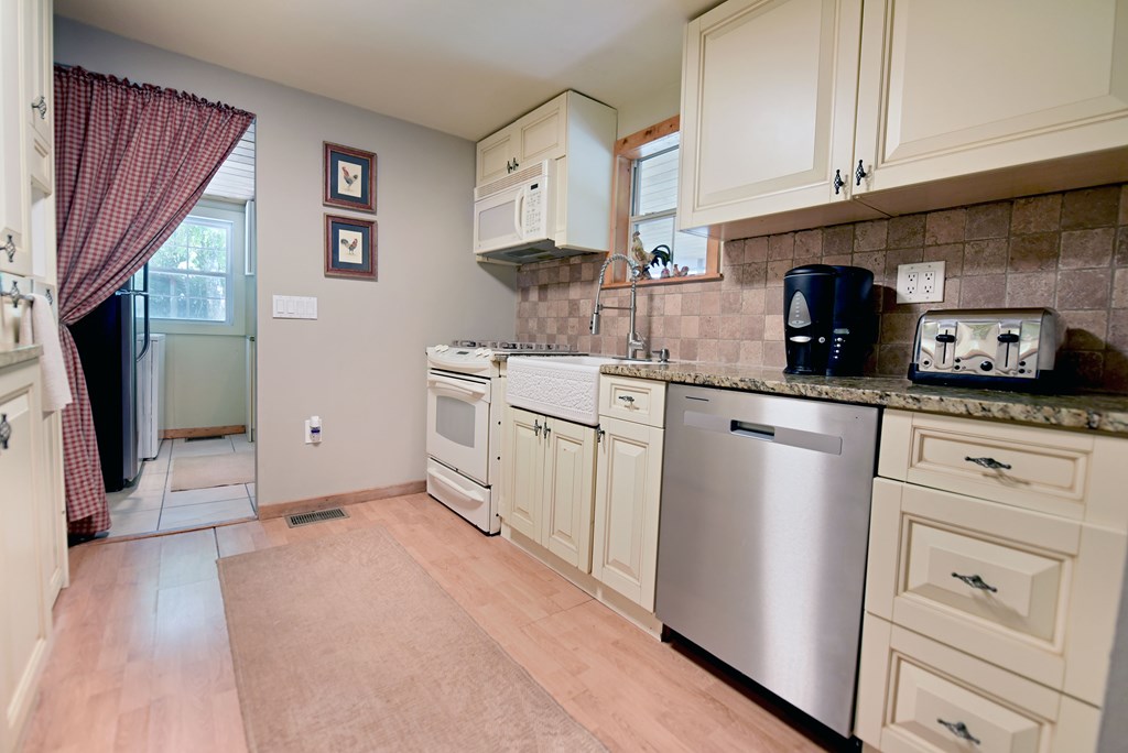 416591 Hayesville Residential
