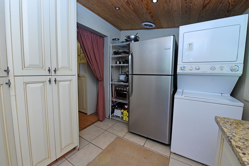 416591 Hayesville Residential