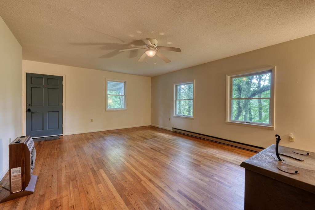 416628 Hayesville Residential