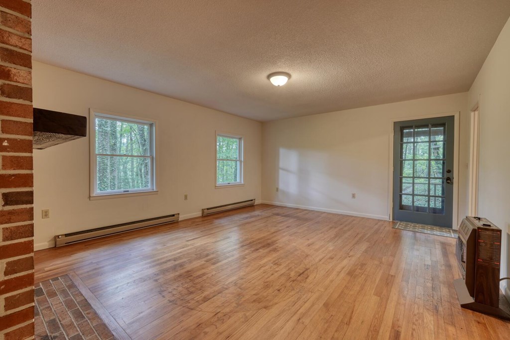 416628 Hayesville Residential