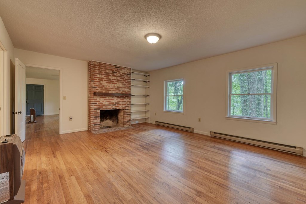 416628 Hayesville Residential