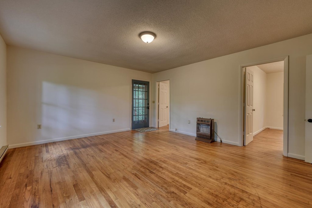 416628 Hayesville Residential