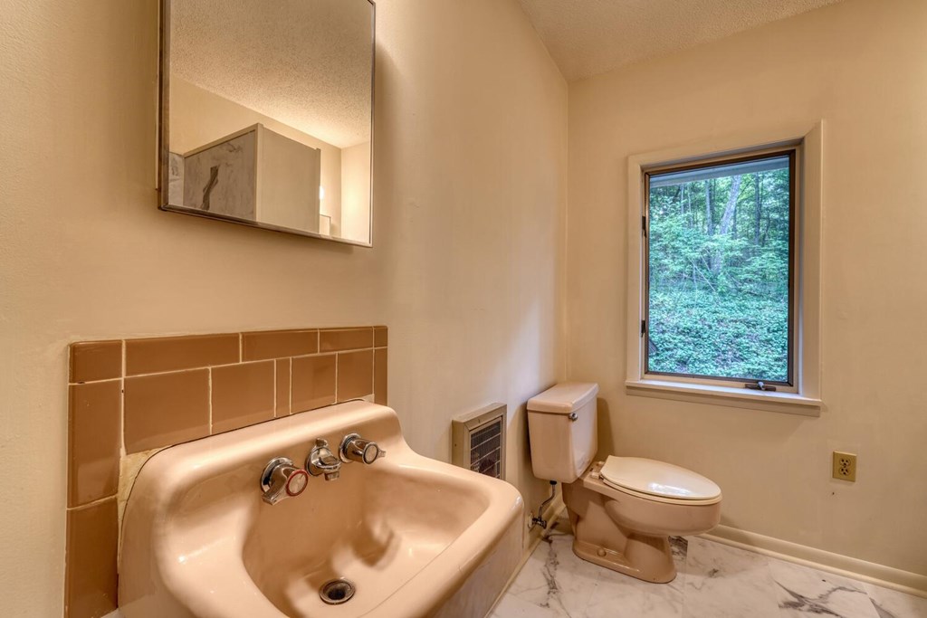 416628 Hayesville Residential