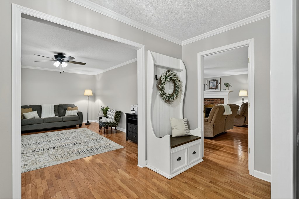 416642 Chatsworth Residential