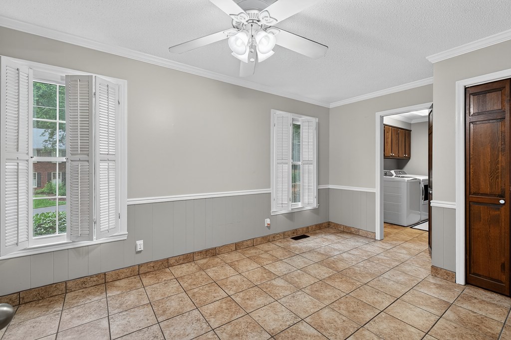 416642 Chatsworth Residential