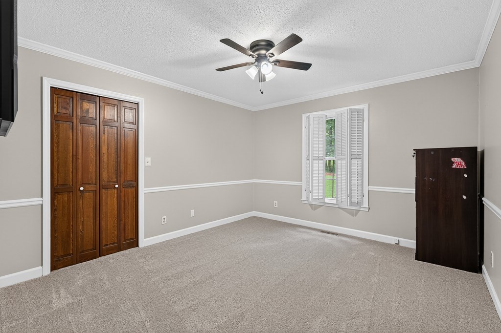 416642 Chatsworth Residential
