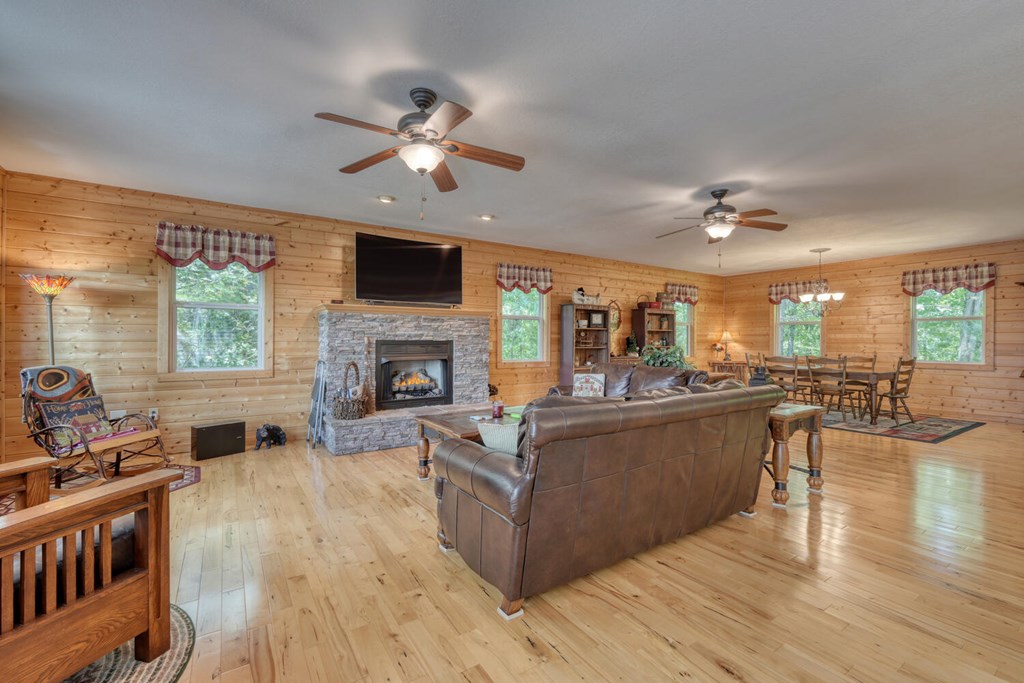 416645 Murphy Residential