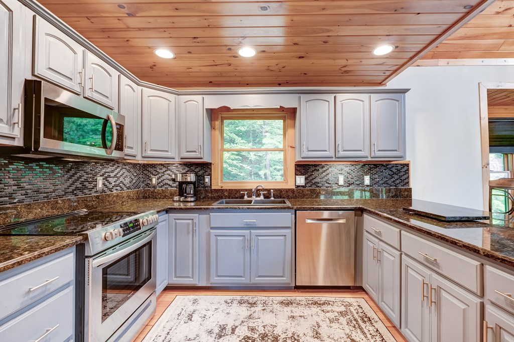416669 Blue Ridge Residential