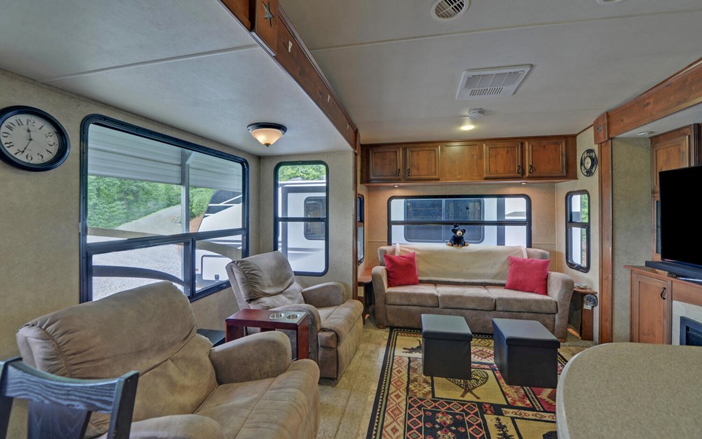 416697 Hayesville Residential