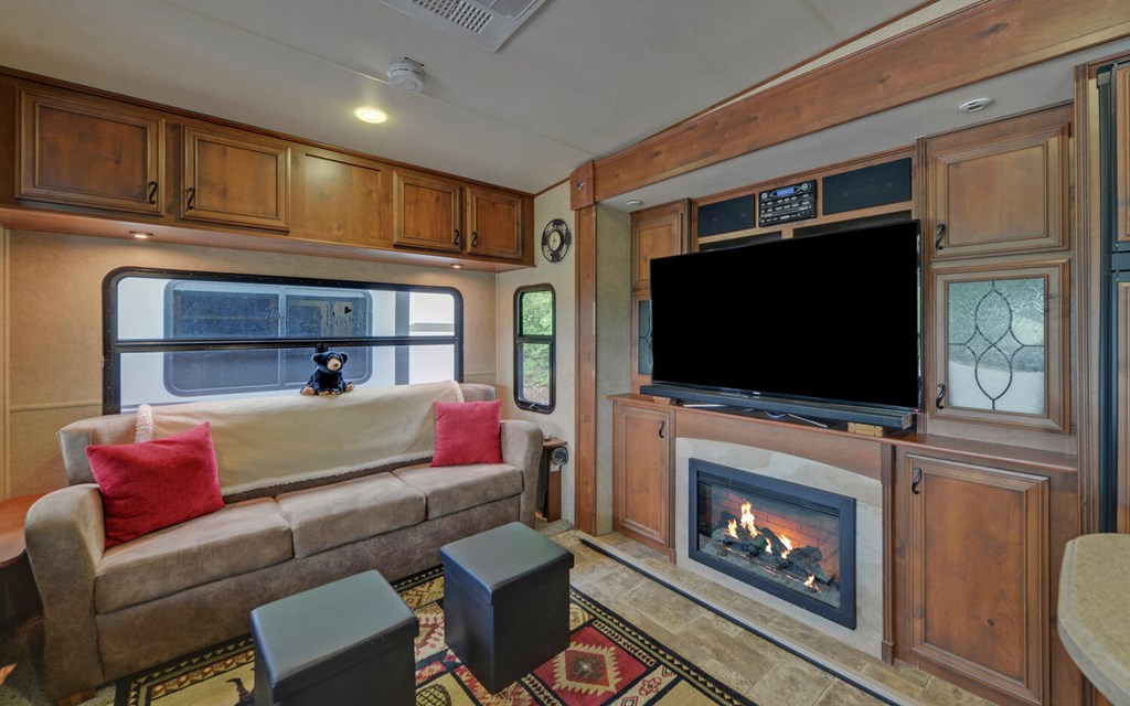 416697 Hayesville Residential