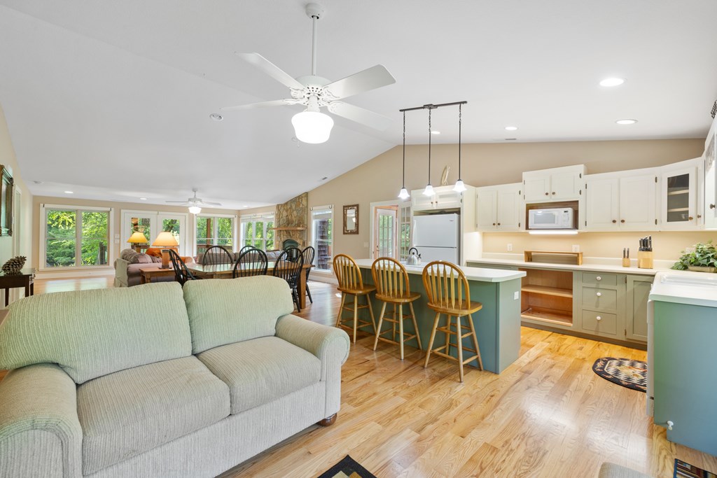 416793 Hayesville Residential
