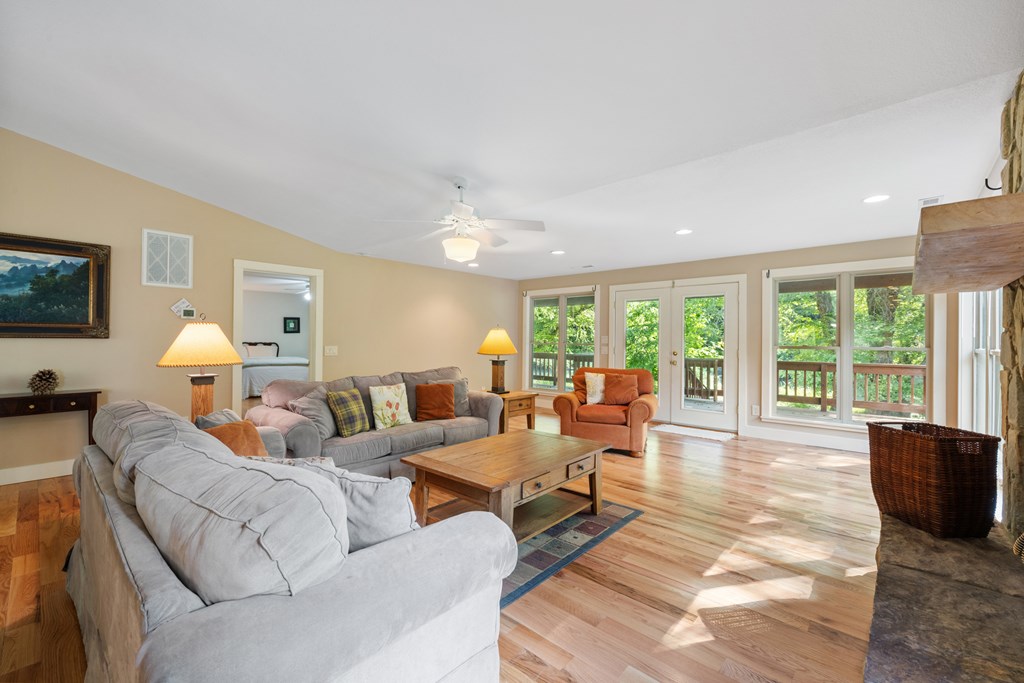 416793 Hayesville Residential
