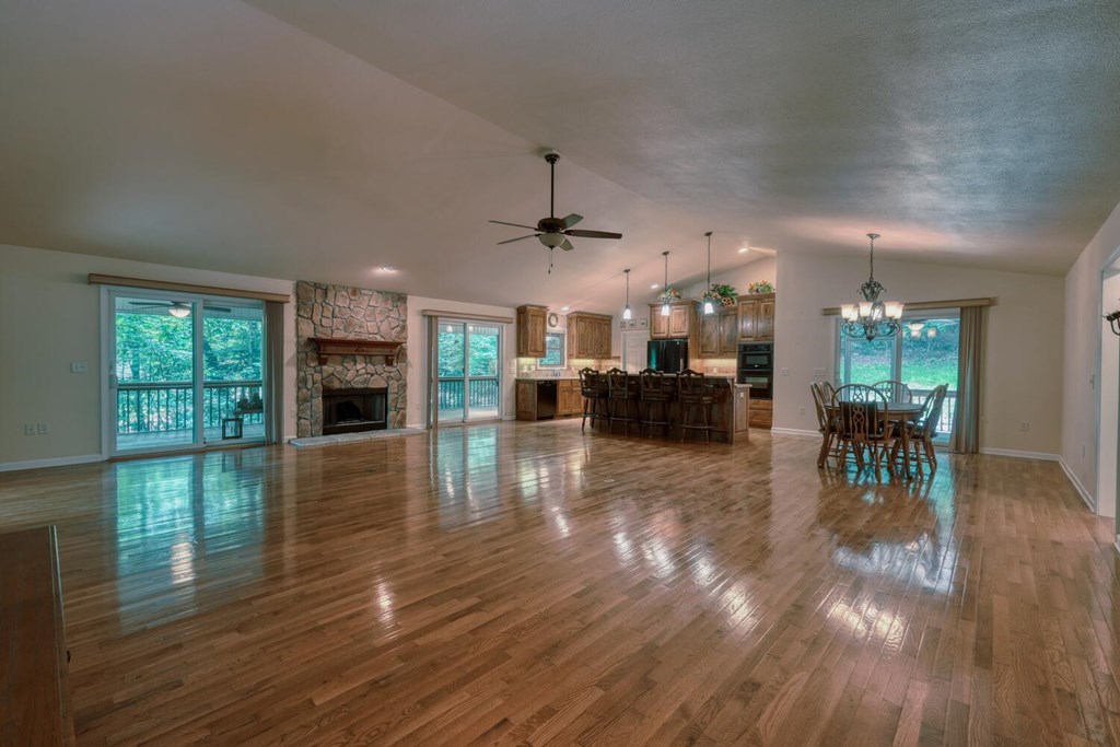 416824 Young Harris Residential