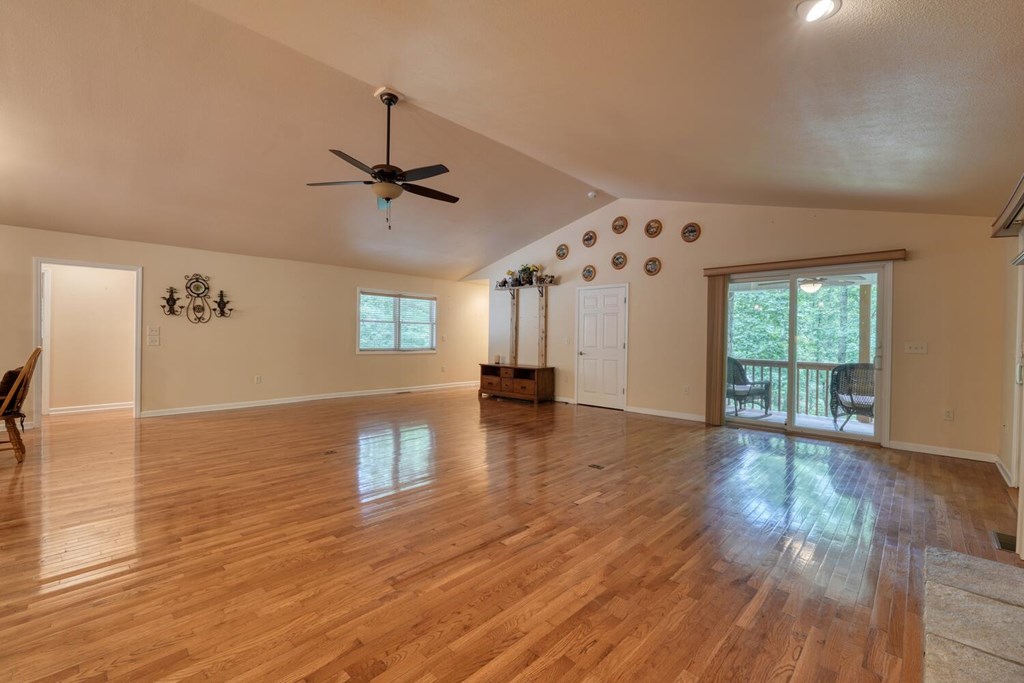 416824 Young Harris Residential