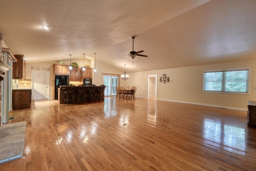 416824 Young Harris Residential