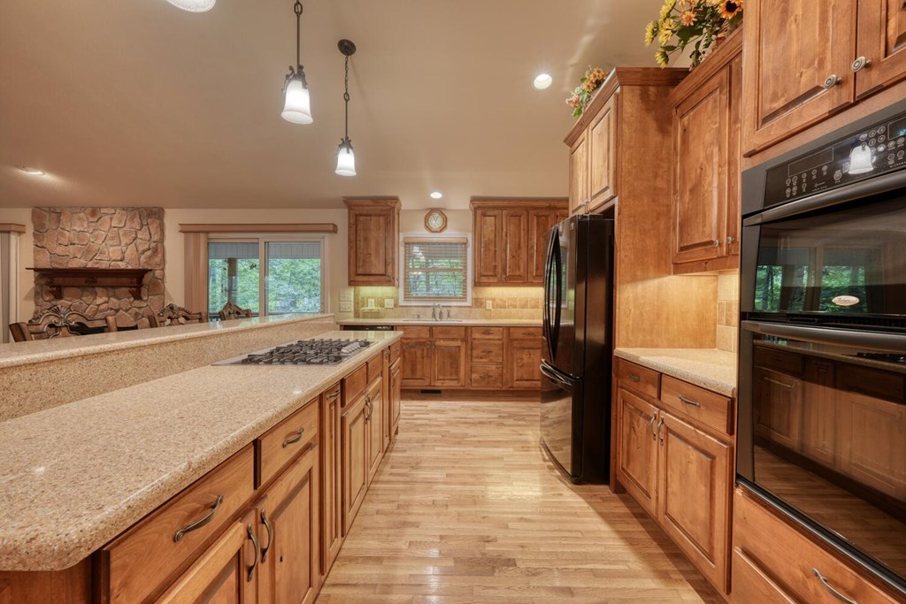 416824 Young Harris Residential