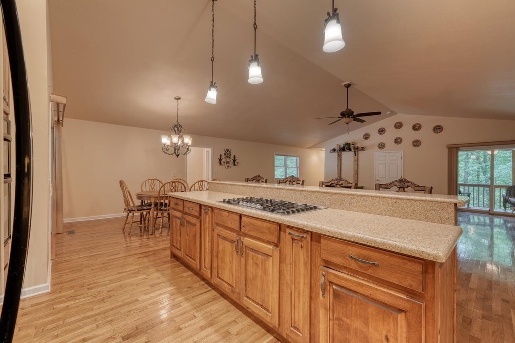 416824 Young Harris Residential