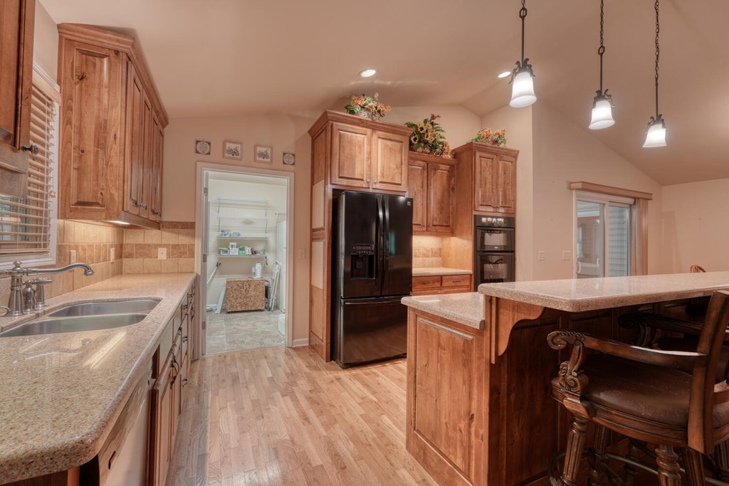 416824 Young Harris Residential