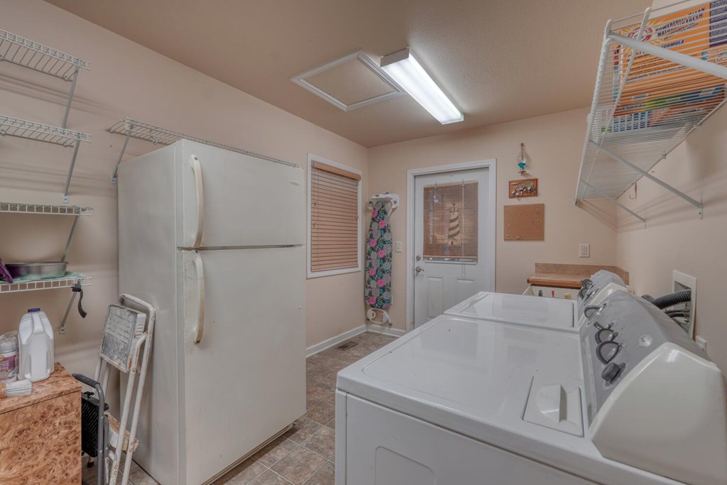 416824 Young Harris Residential