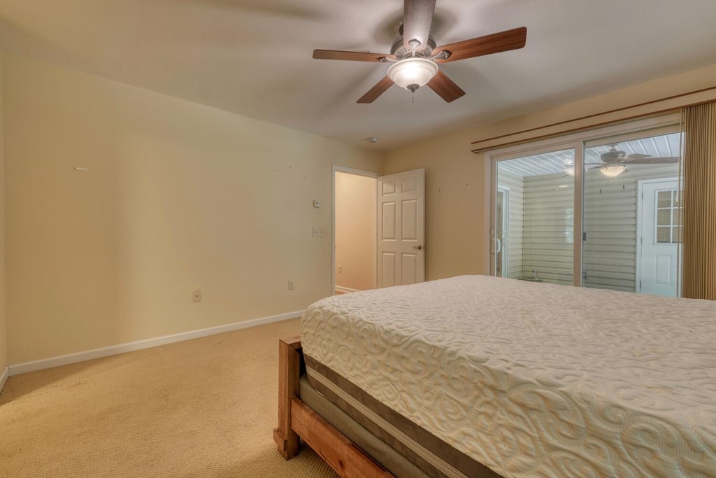 416824 Young Harris Residential