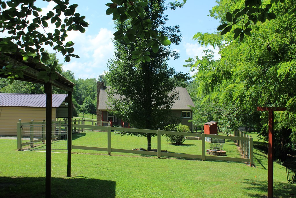 416835 Hayesville Residential